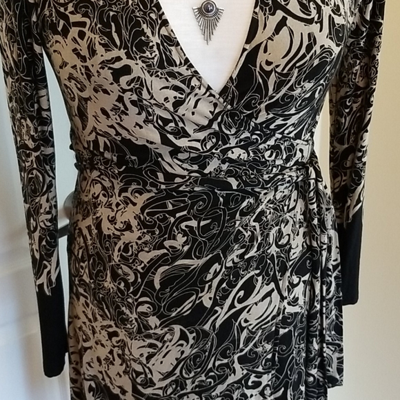 Yansi Fugel Jersey Wrap Dress - Picture 4 of 8